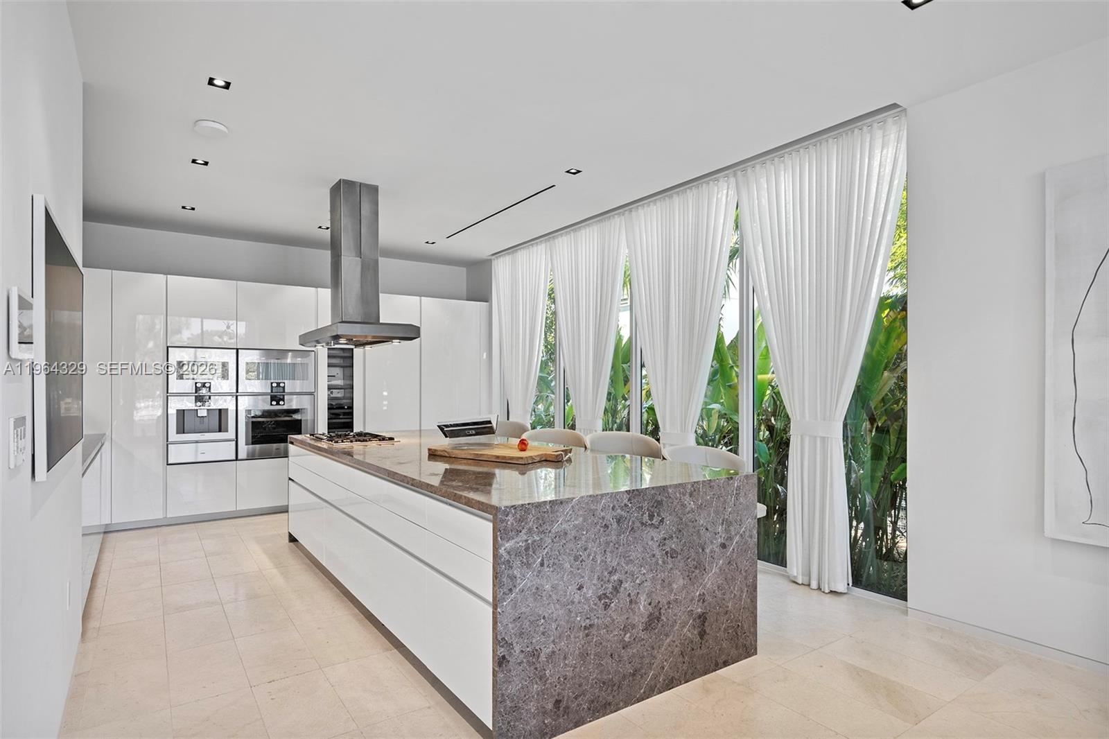 1031 W 48th St #6 Miami Beach, FL 33140