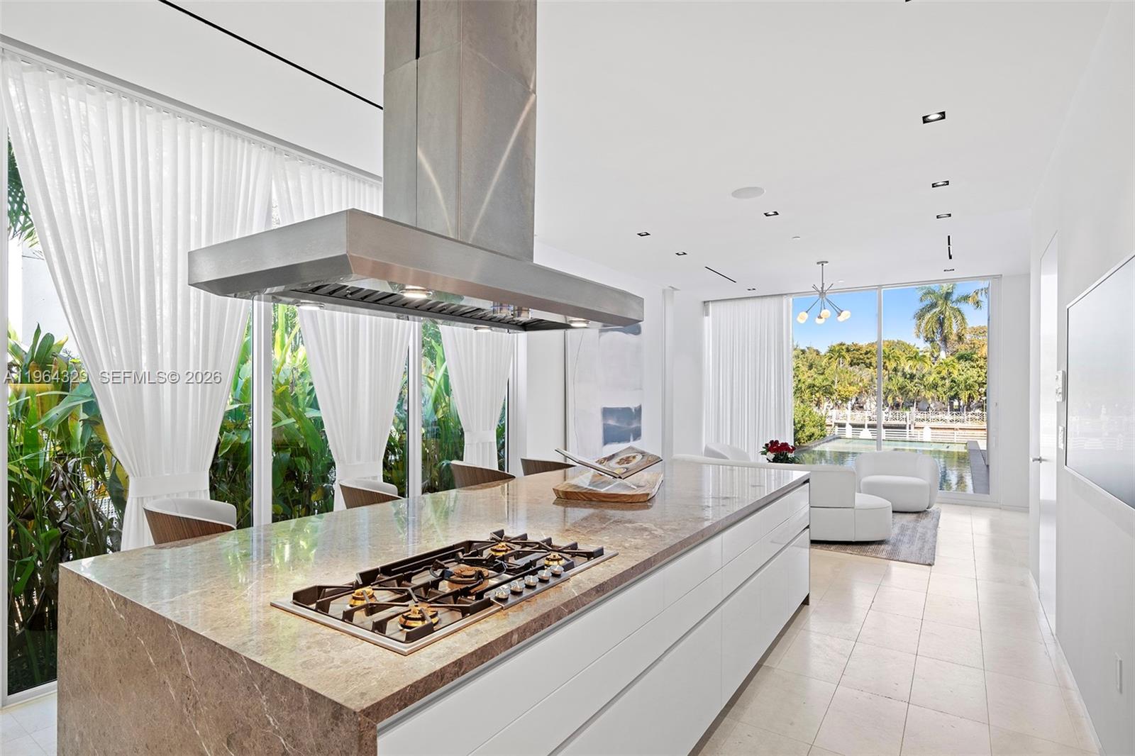 1031 W 48th St #6 Miami Beach, FL 33140