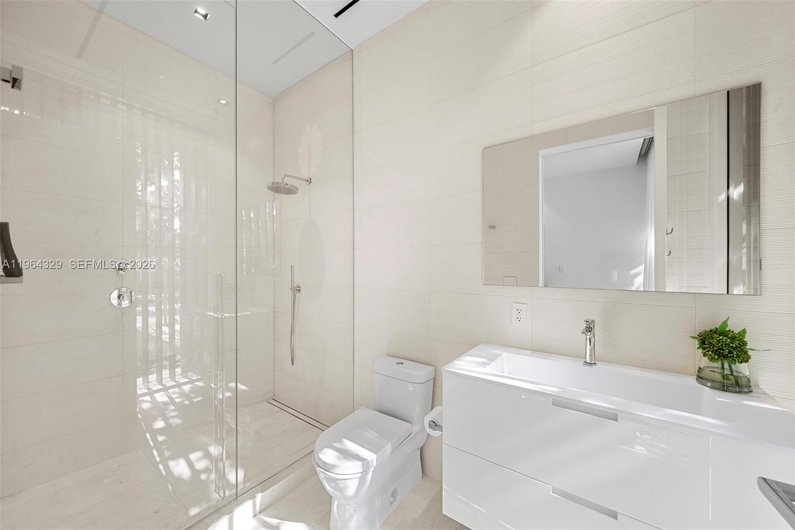 1031 W 48th St #6 Miami Beach, FL 33140