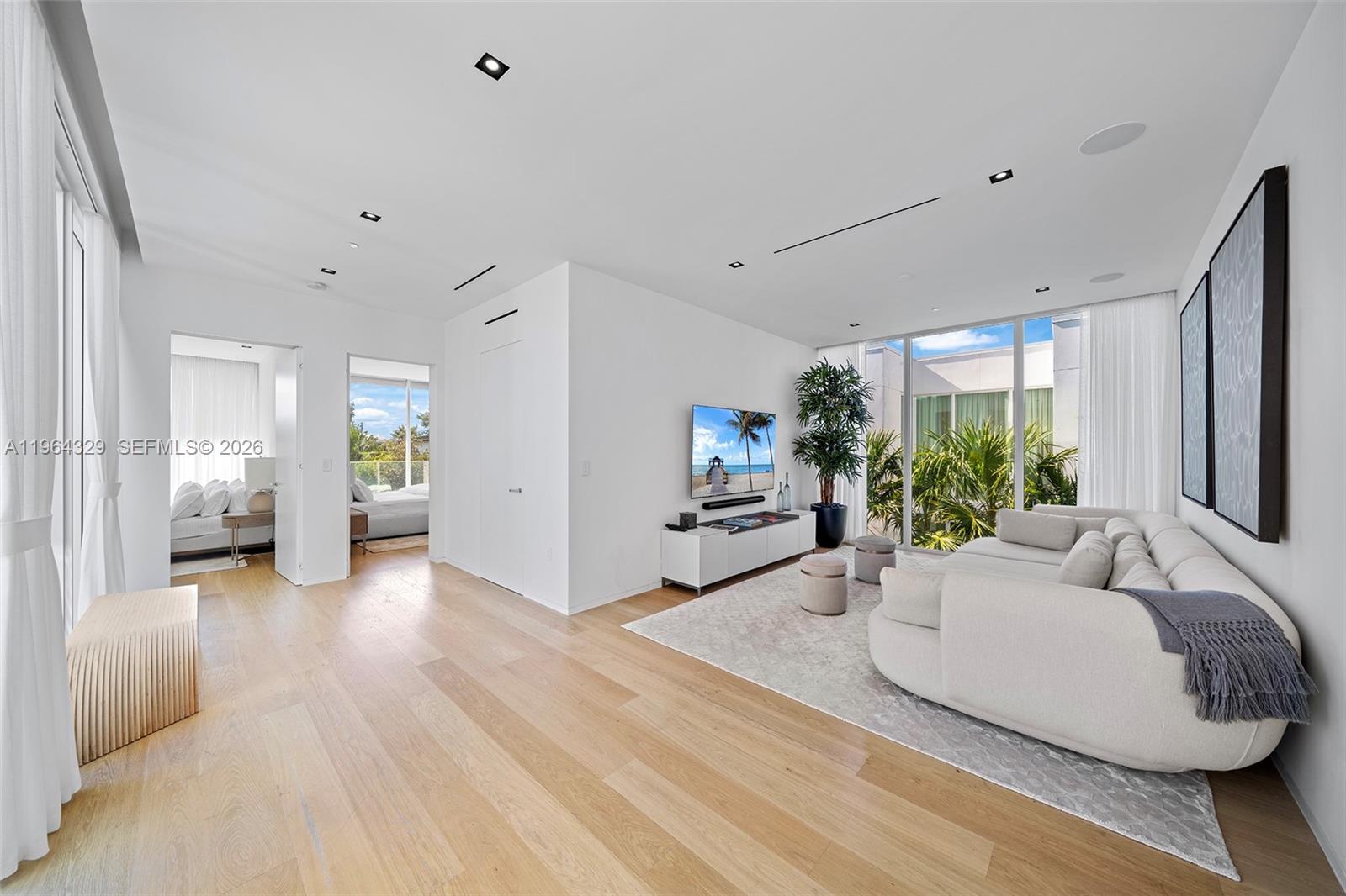 1031 W 48th St #6 Miami Beach, FL 33140