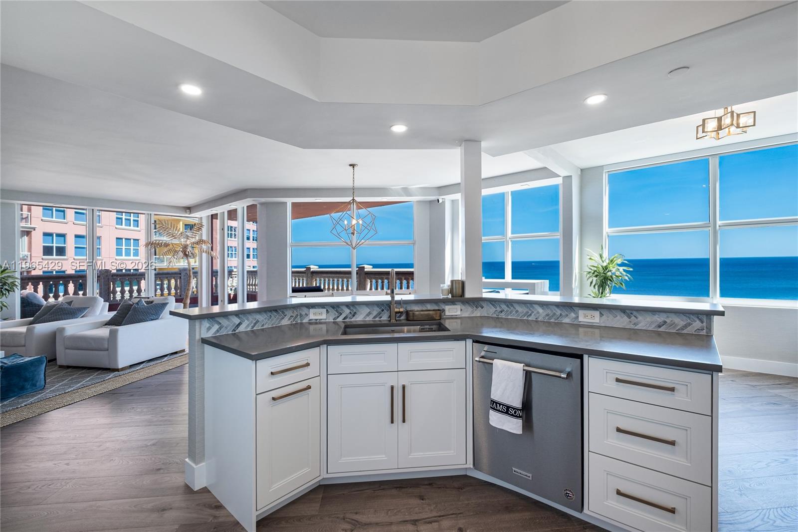 2100 N Ocean Blvd #11B Fort Lauderdale, FL 33305