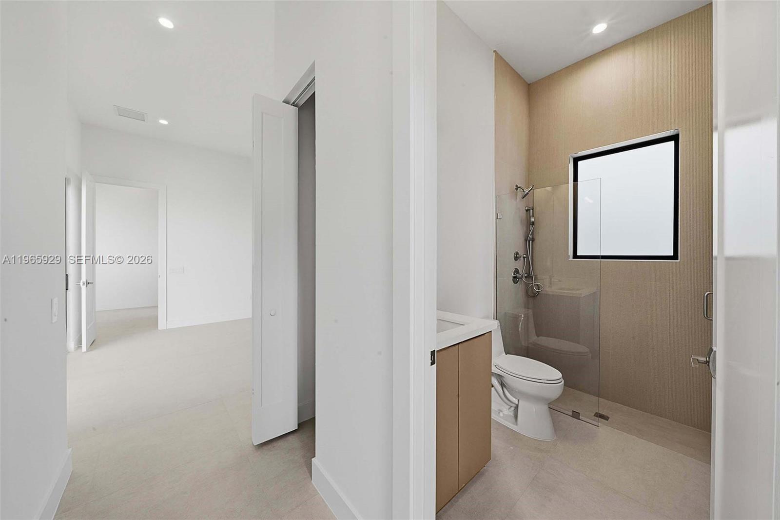 5718 W Ashwood Cir W Hollywood, FL 33312