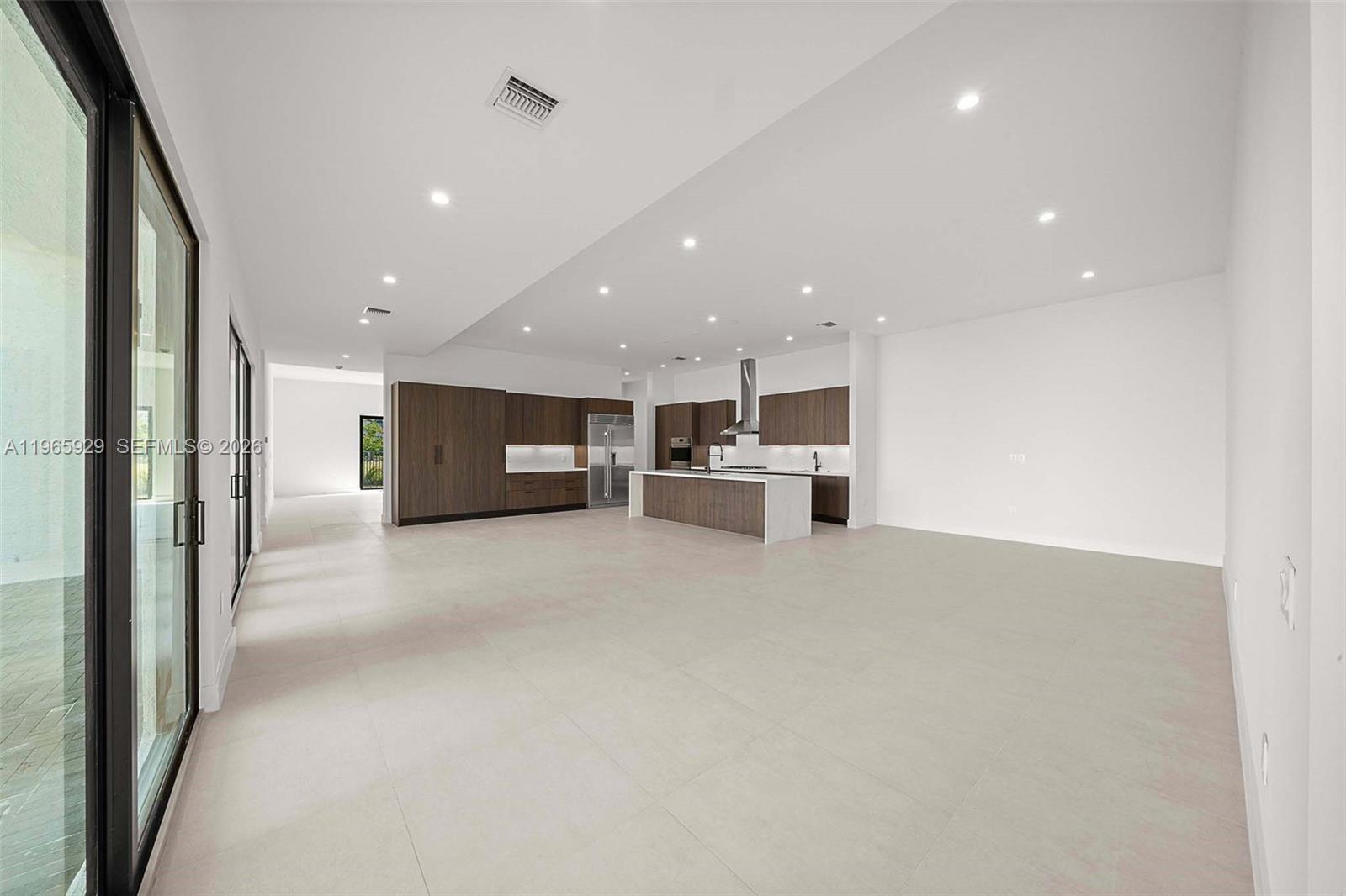 5718 W Ashwood Cir W Hollywood, FL 33312