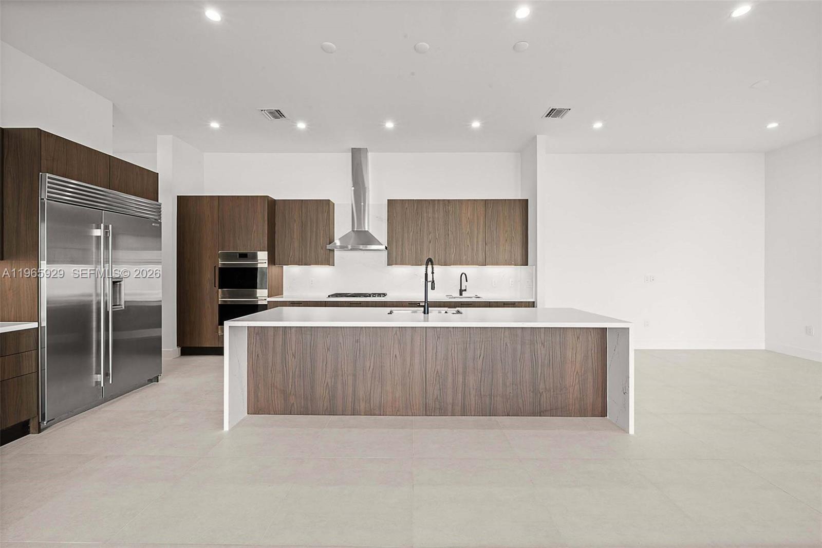 5718 W Ashwood Cir W Hollywood, FL 33312