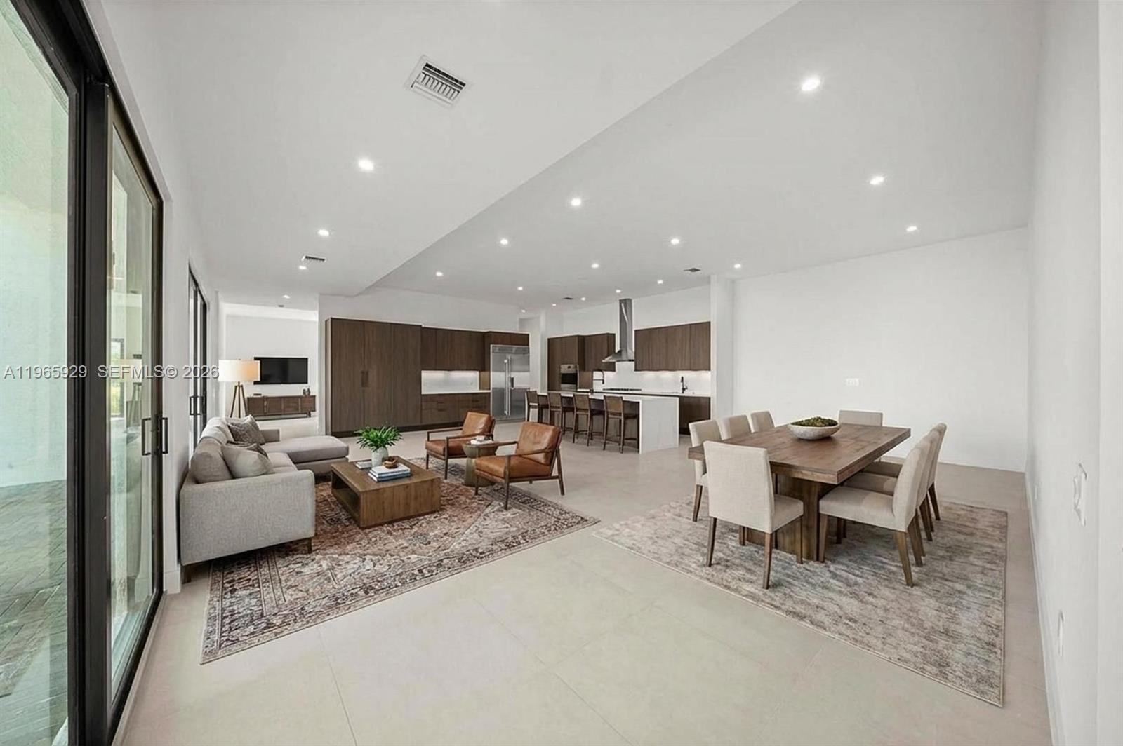 5718 W Ashwood Cir W Hollywood, FL 33312