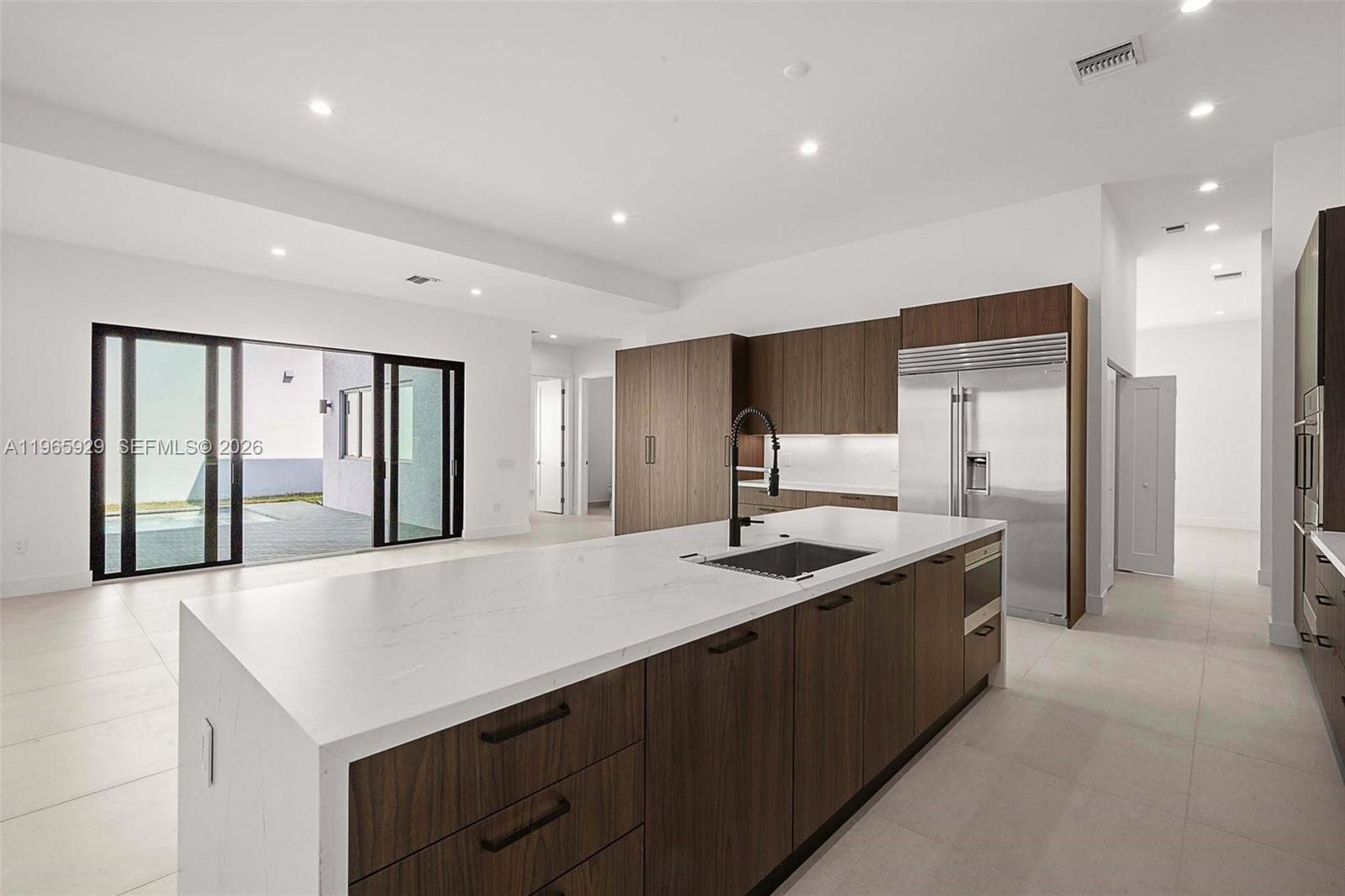 5718 W Ashwood Cir W Hollywood, FL 33312