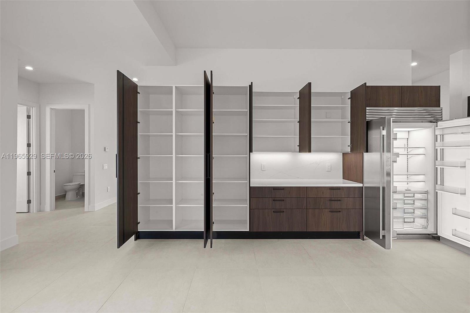 5718 W Ashwood Cir W Hollywood, FL 33312