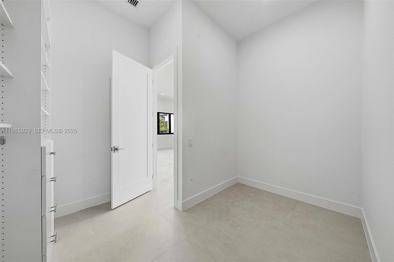 5718 W Ashwood Cir W Hollywood, FL 33312