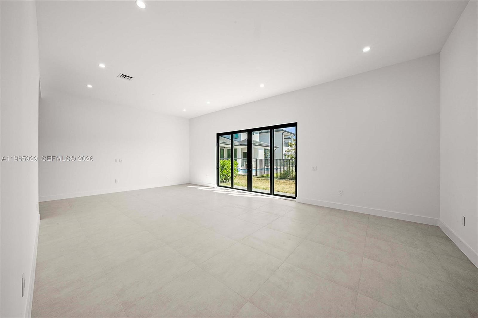 5718 W Ashwood Cir W Hollywood, FL 33312