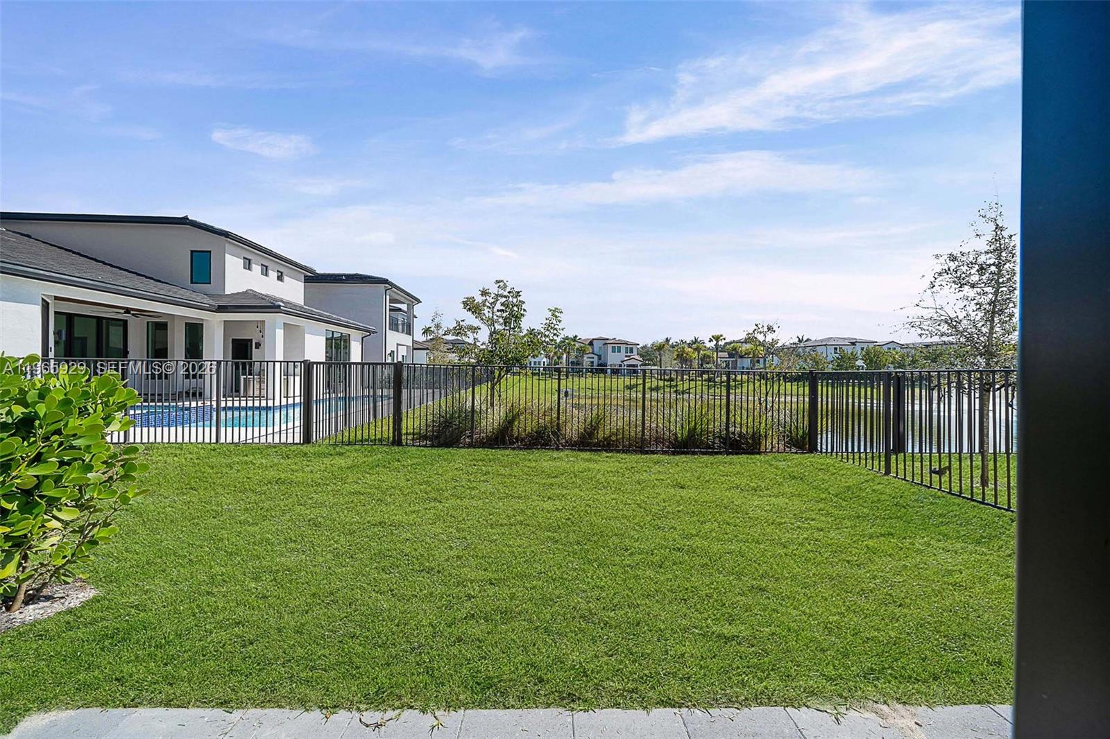 5718 W Ashwood Cir W Hollywood, FL 33312