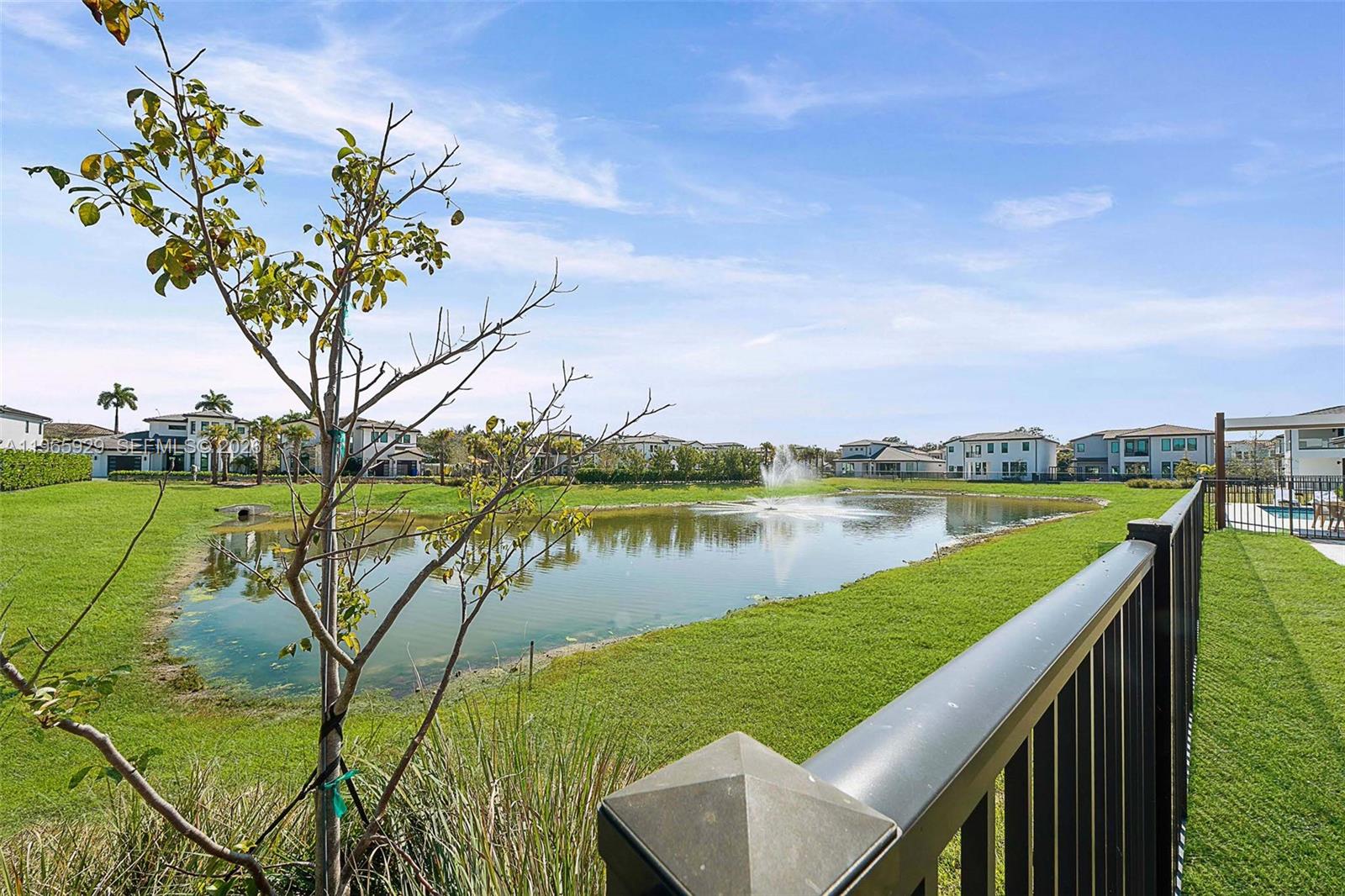 5718 W Ashwood Cir W Hollywood, FL 33312