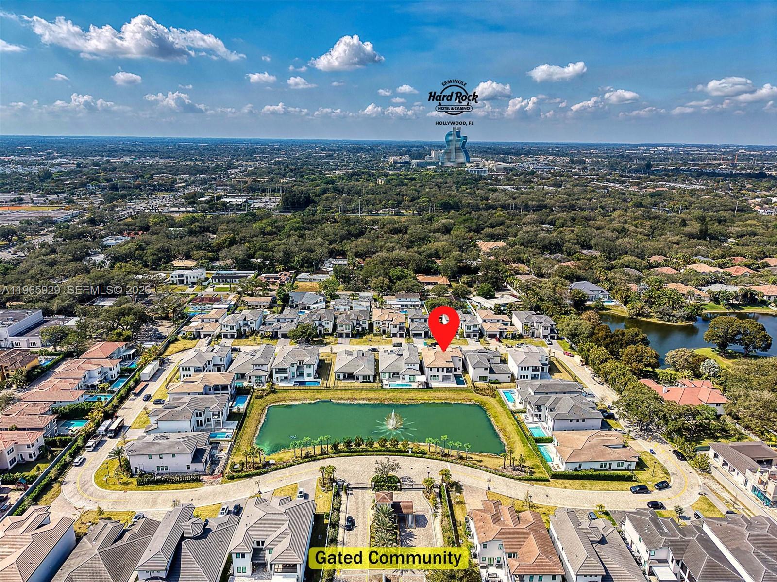 5718 W Ashwood Cir W Hollywood, FL 33312