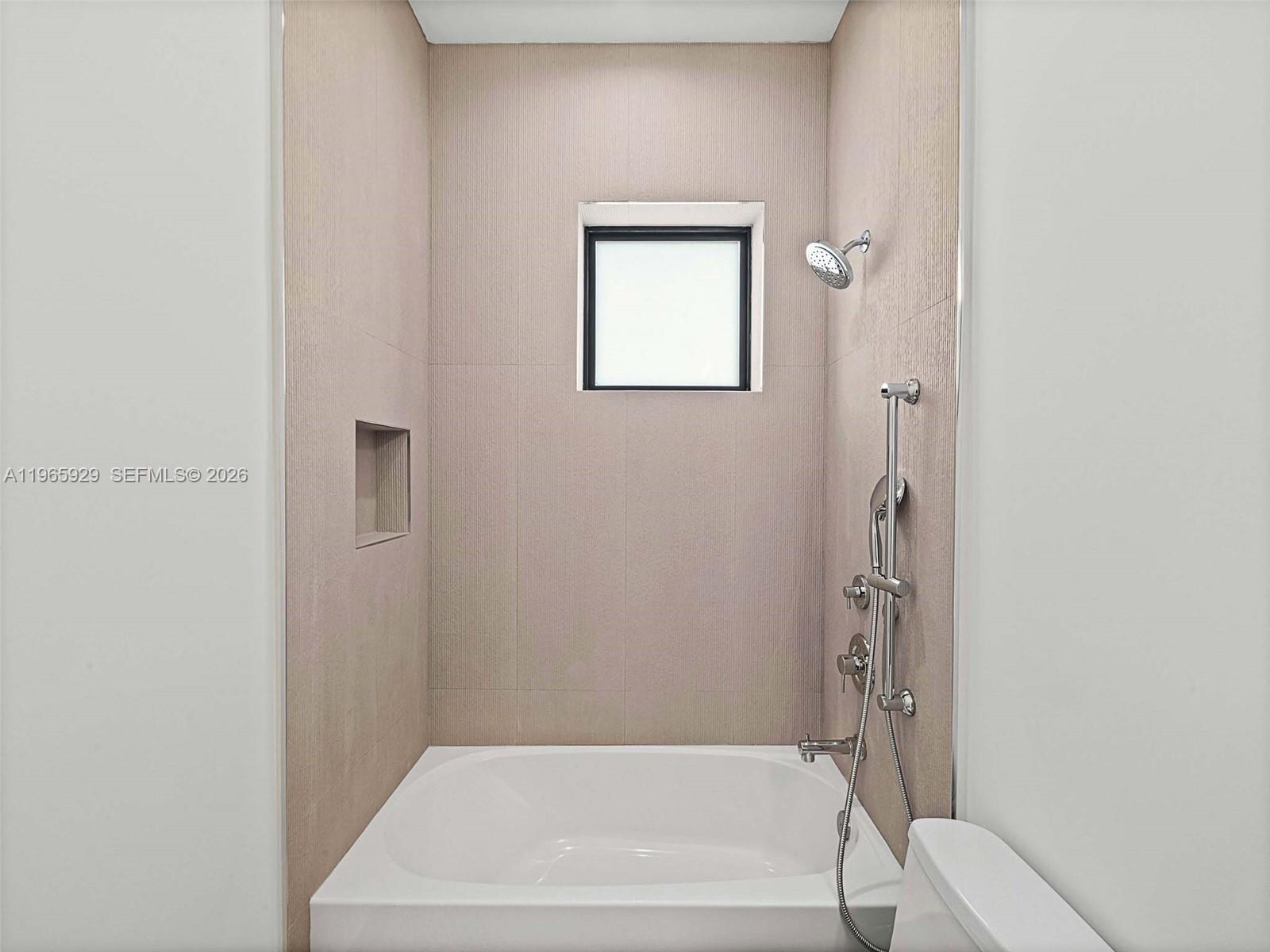 5718 W Ashwood Cir W Hollywood, FL 33312