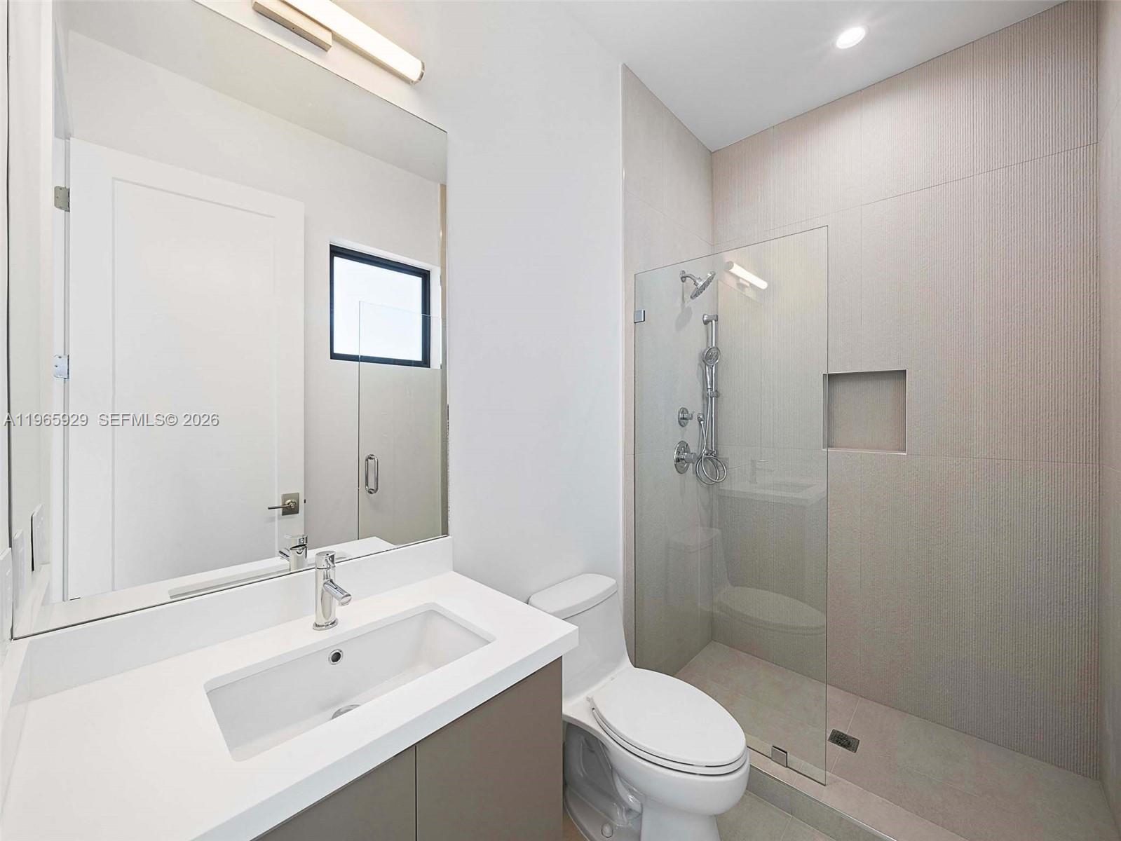 5718 W Ashwood Cir W Hollywood, FL 33312