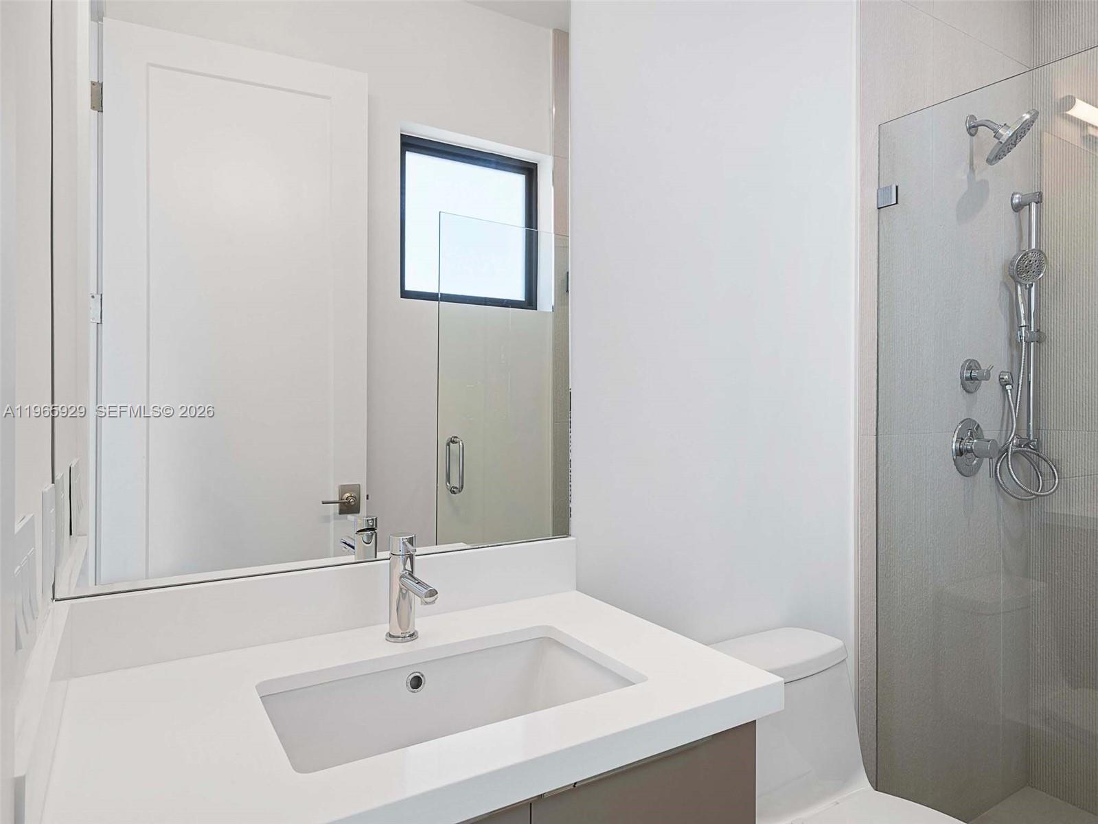 5718 W Ashwood Cir W Hollywood, FL 33312