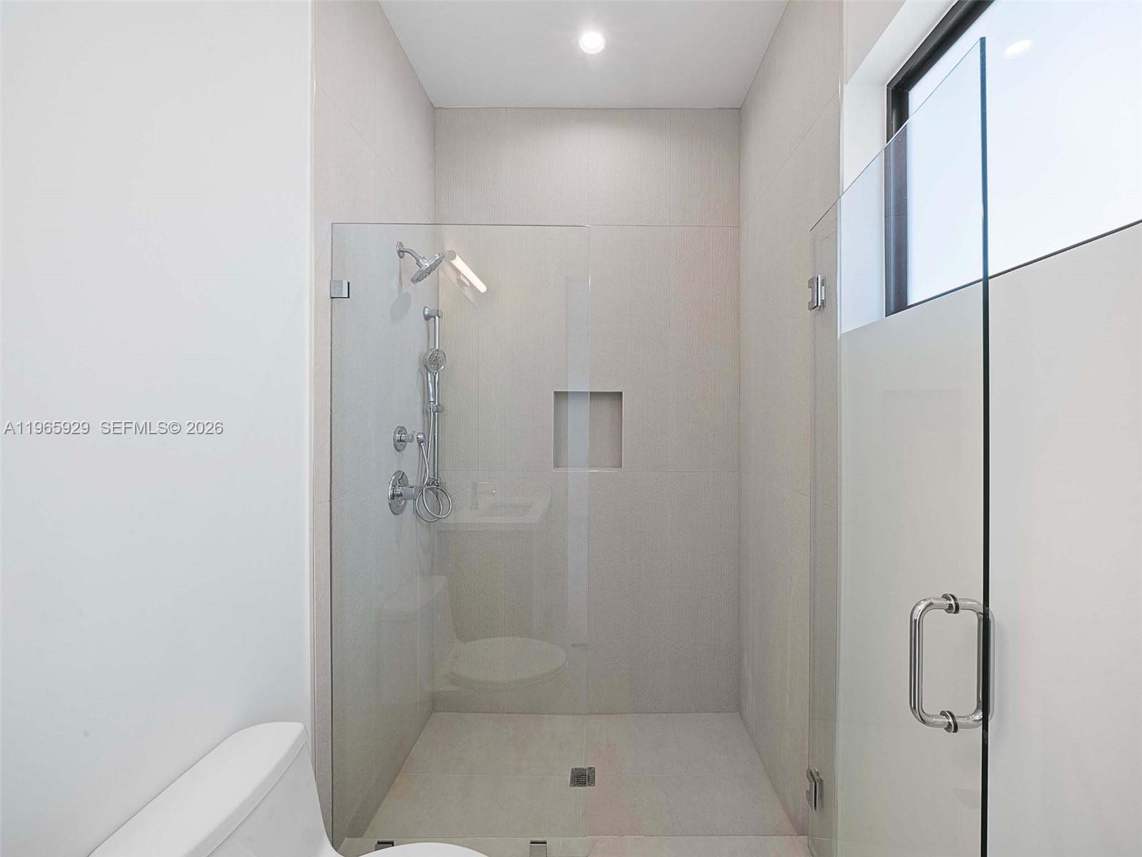 5718 W Ashwood Cir W Hollywood, FL 33312