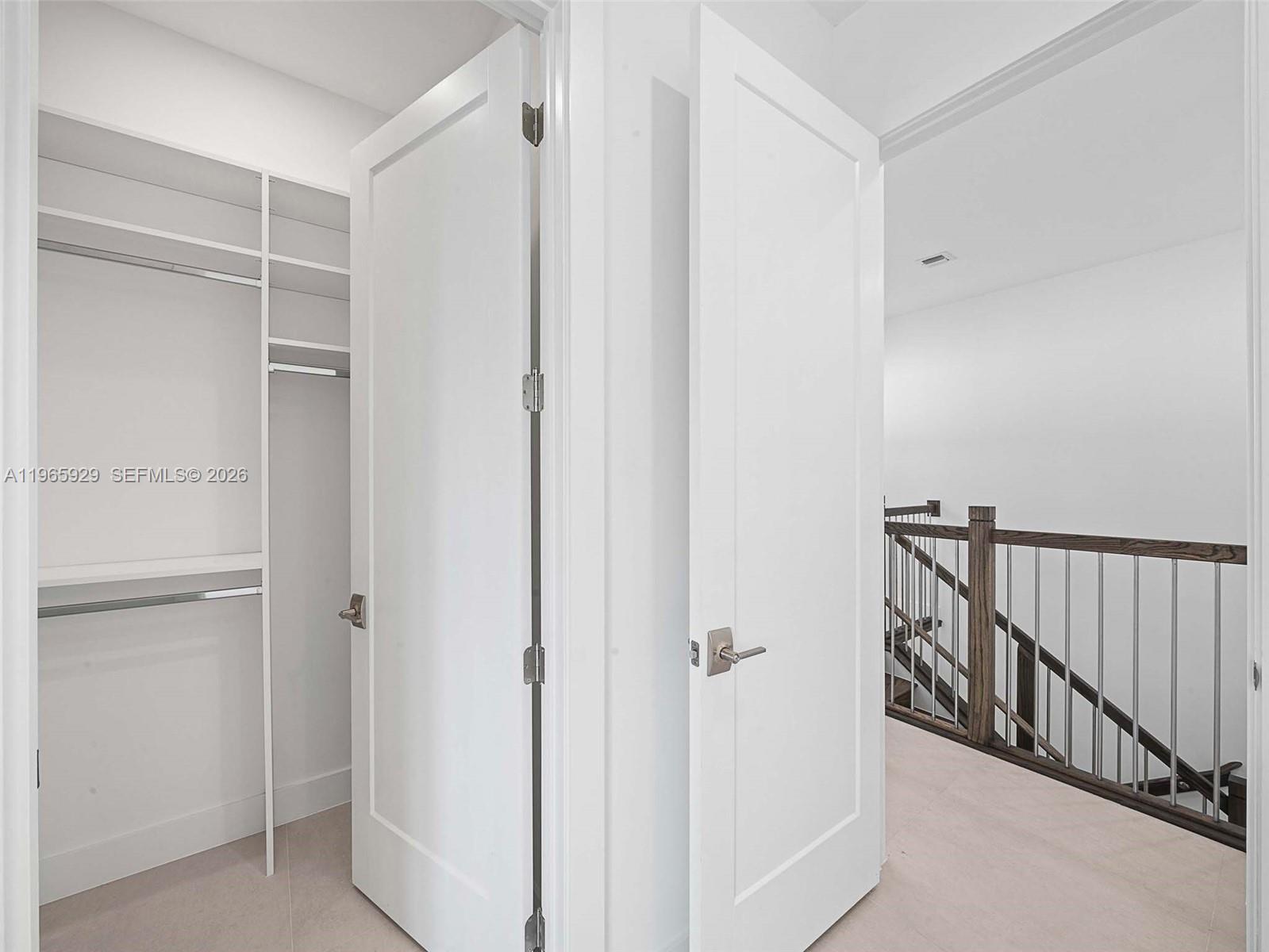 5718 W Ashwood Cir W Hollywood, FL 33312