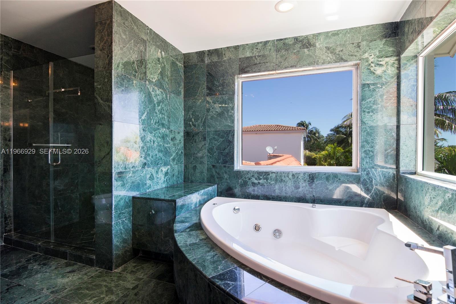 1400 Stillwater Dr Miami Beach, FL 33141