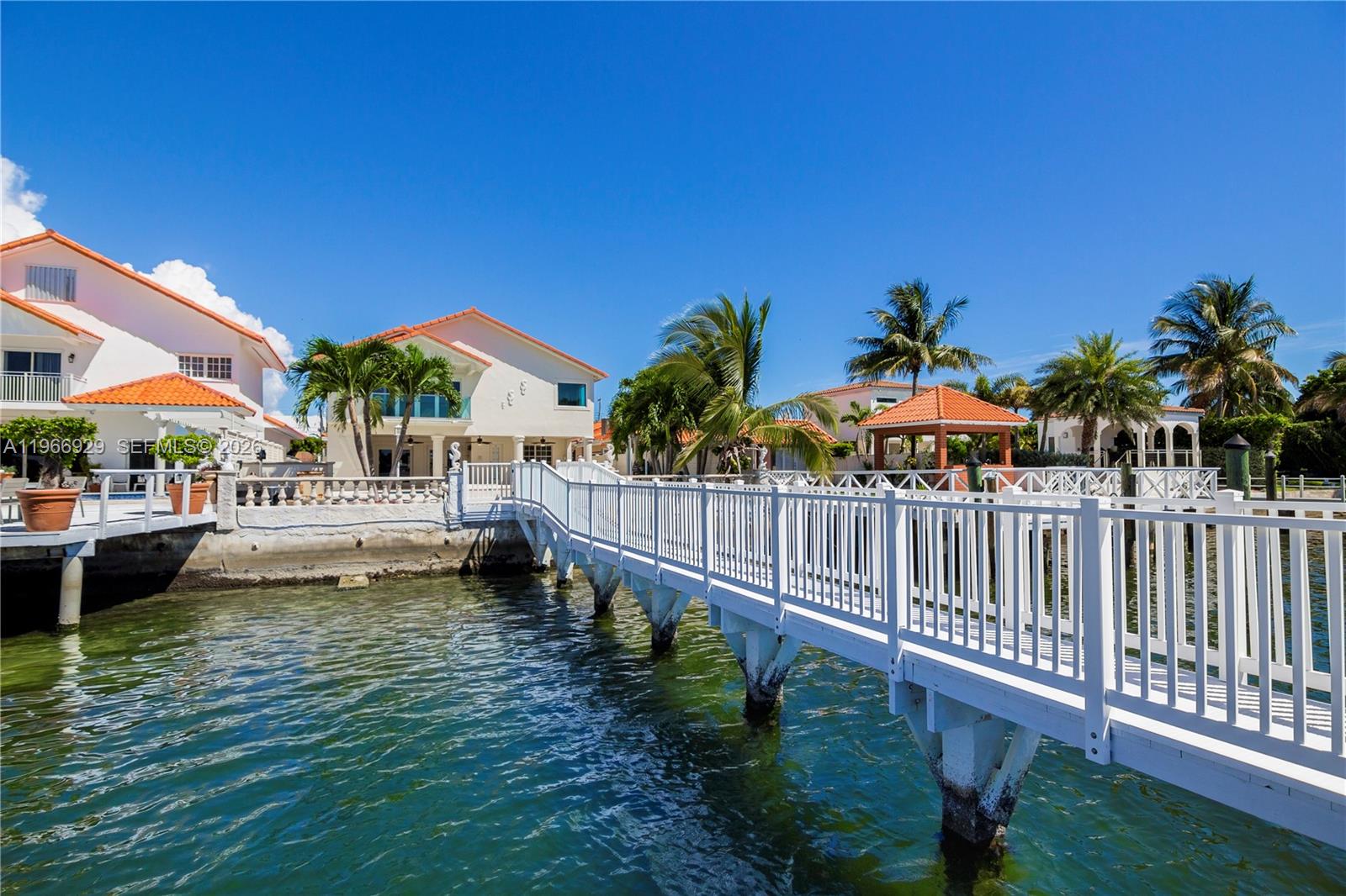 1400 Stillwater Dr Miami Beach, FL 33141