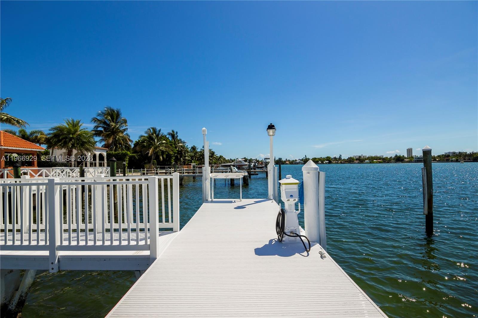 1400 Stillwater Dr Miami Beach, FL 33141