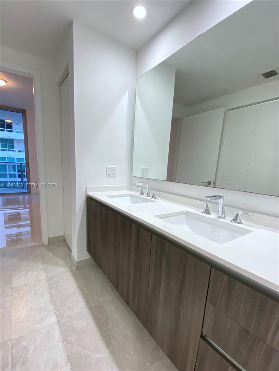 image Aria on the Bay36