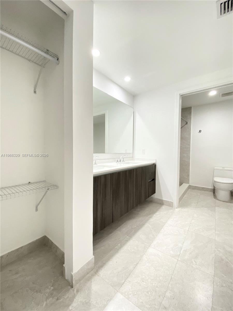 image Aria on the Bay37