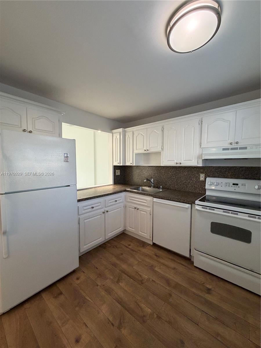 7900 Tatum Waterway Dr #506 Miami Beach, FL 33141