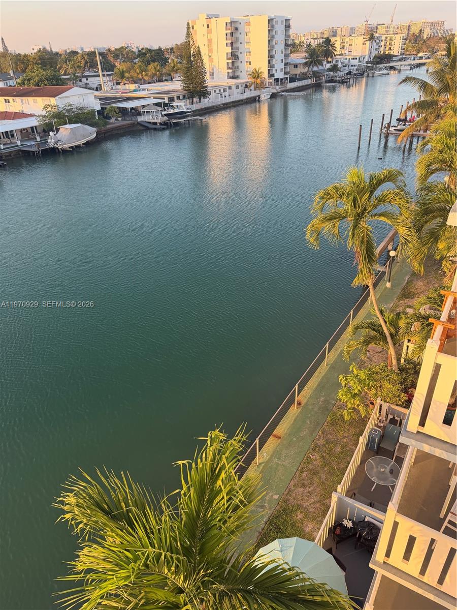 7900 Tatum Waterway Dr #506 Miami Beach, FL 33141