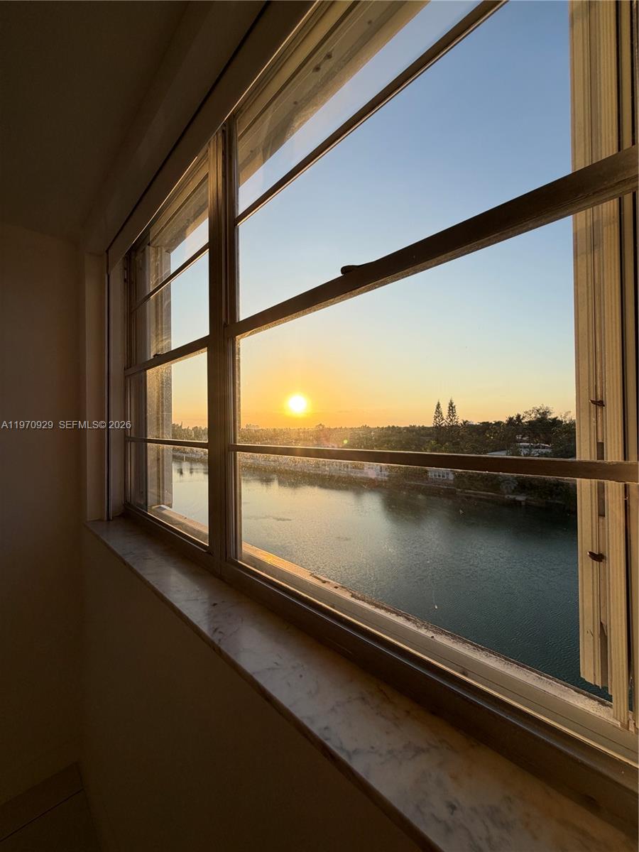 7900 Tatum Waterway Dr #506 Miami Beach, FL 33141