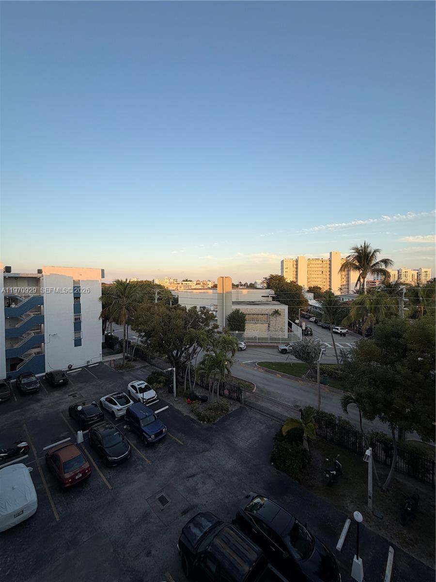 7900 Tatum Waterway Dr #506 Miami Beach, FL 33141