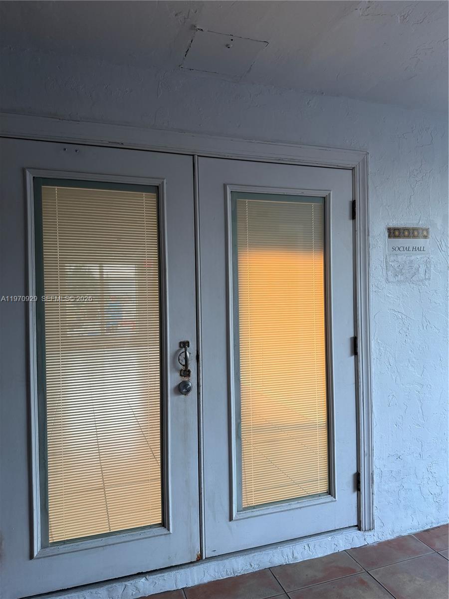 7900 Tatum Waterway Dr #506 Miami Beach, FL 33141