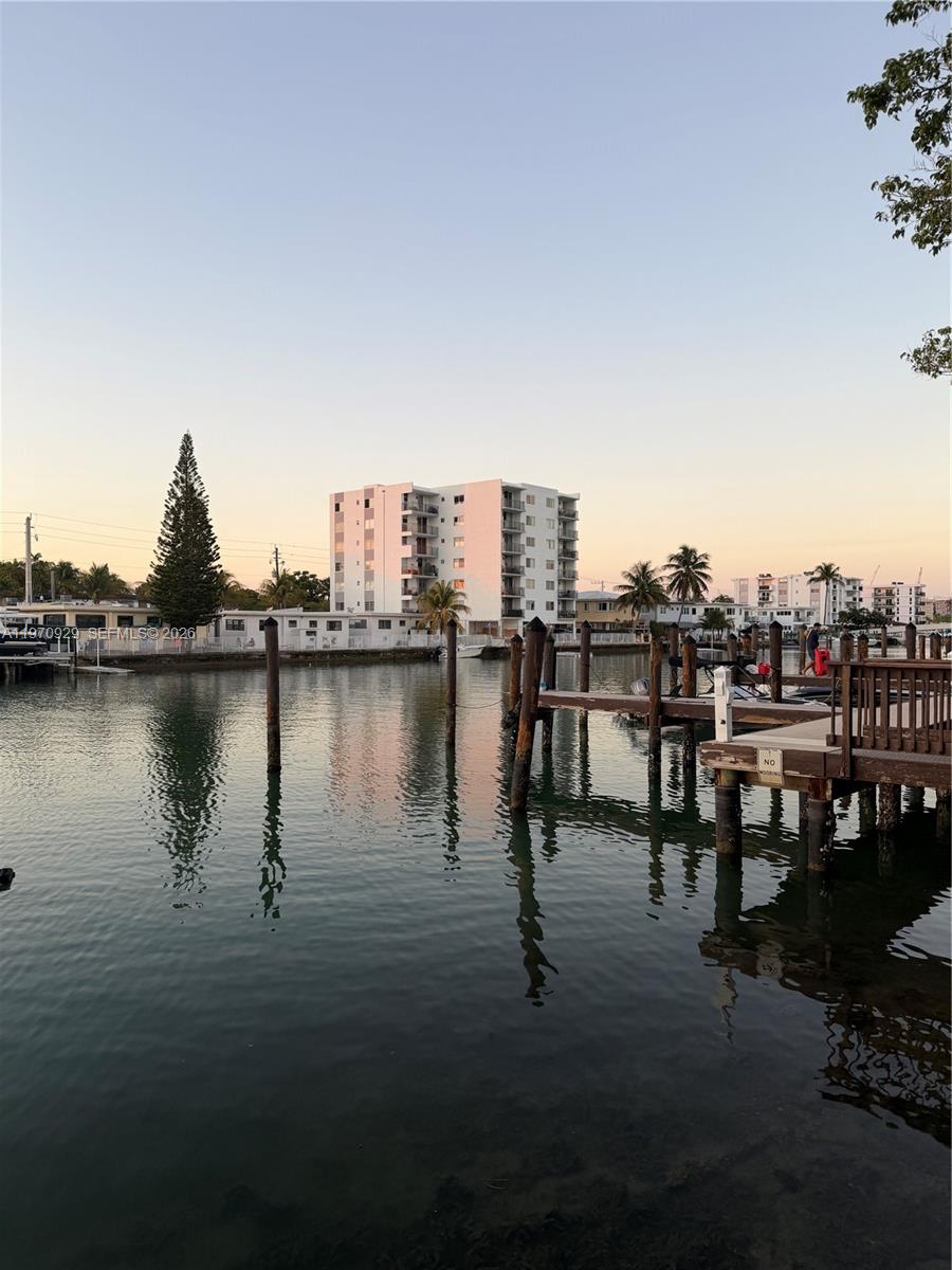 7900 Tatum Waterway Dr #506 Miami Beach, FL 33141