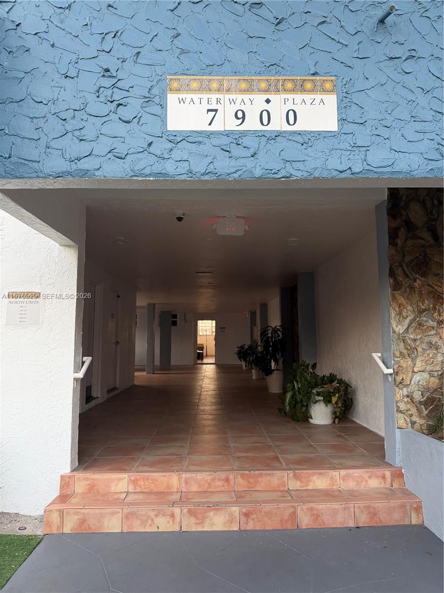 7900 Tatum Waterway Dr #506 Miami Beach, FL 33141