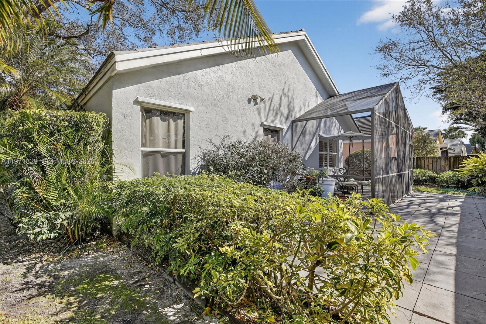 2897 Quail Run Ln Davie, FL 33328