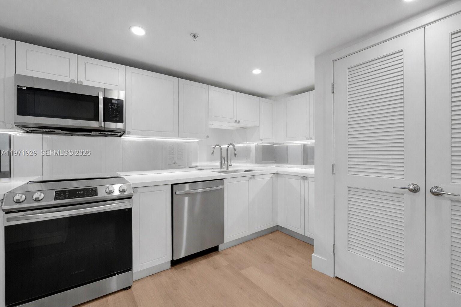 555 NE 34th St #1004 Miami, FL 33137