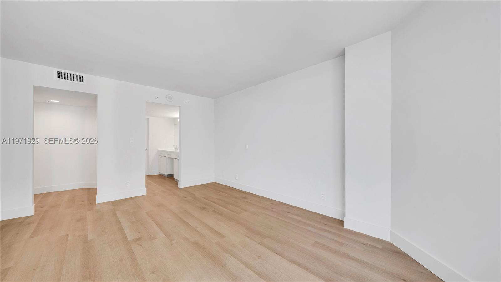 555 NE 34th St #1004 Miami, FL 33137