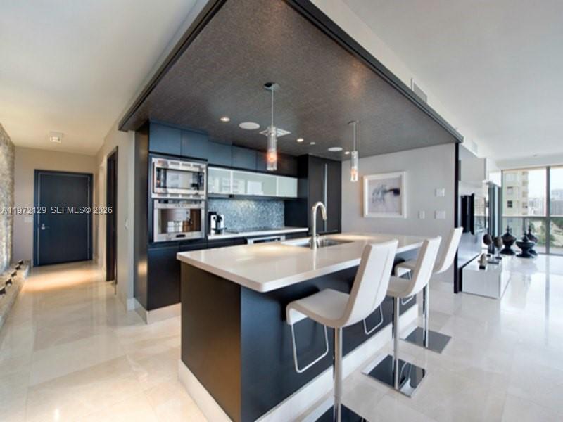 5875 Collins Ave #1008 Miami Beach, FL 33140