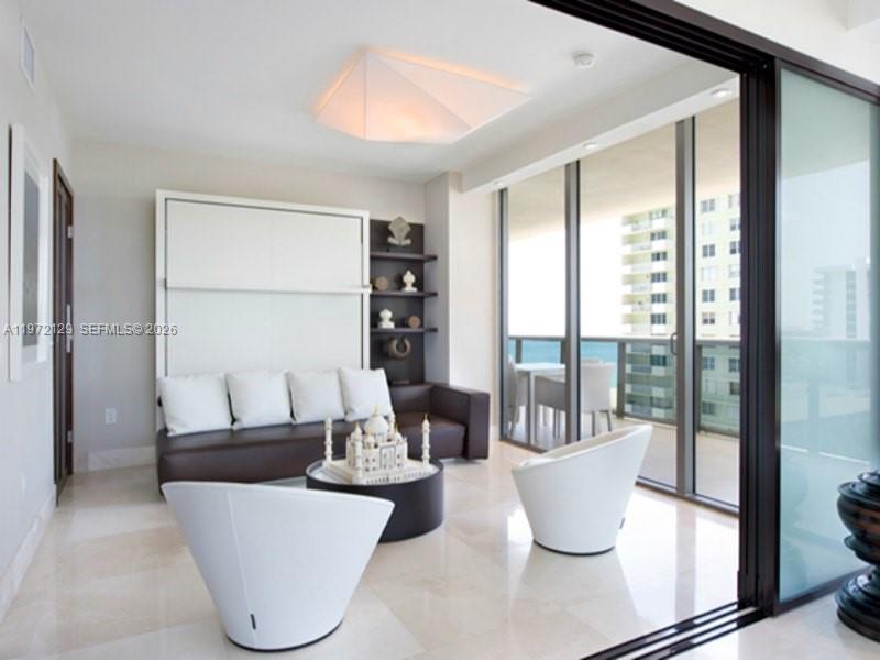 5875 Collins Ave #1008 Miami Beach, FL 33140