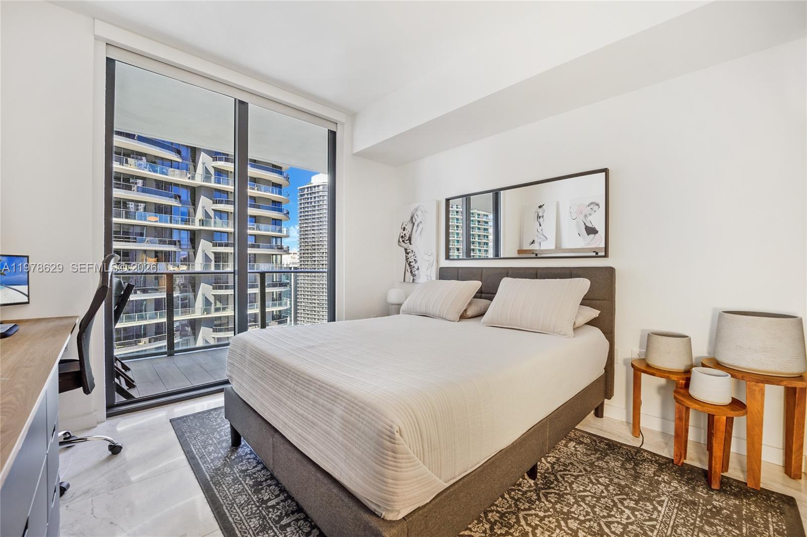 1010 Brickell Ave #2907 Miami, FL 33131