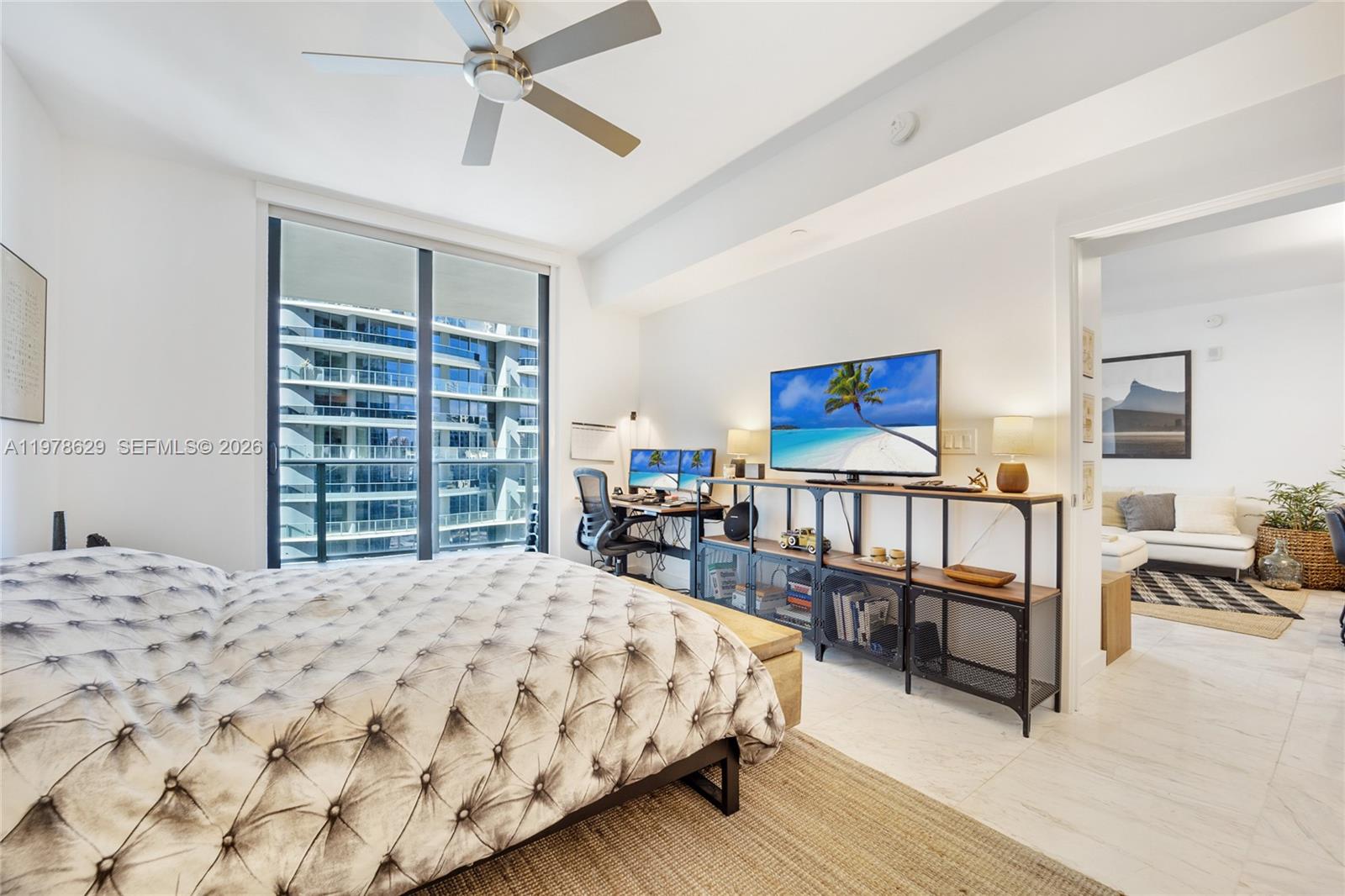 1010 Brickell Ave #2907 Miami, FL 33131