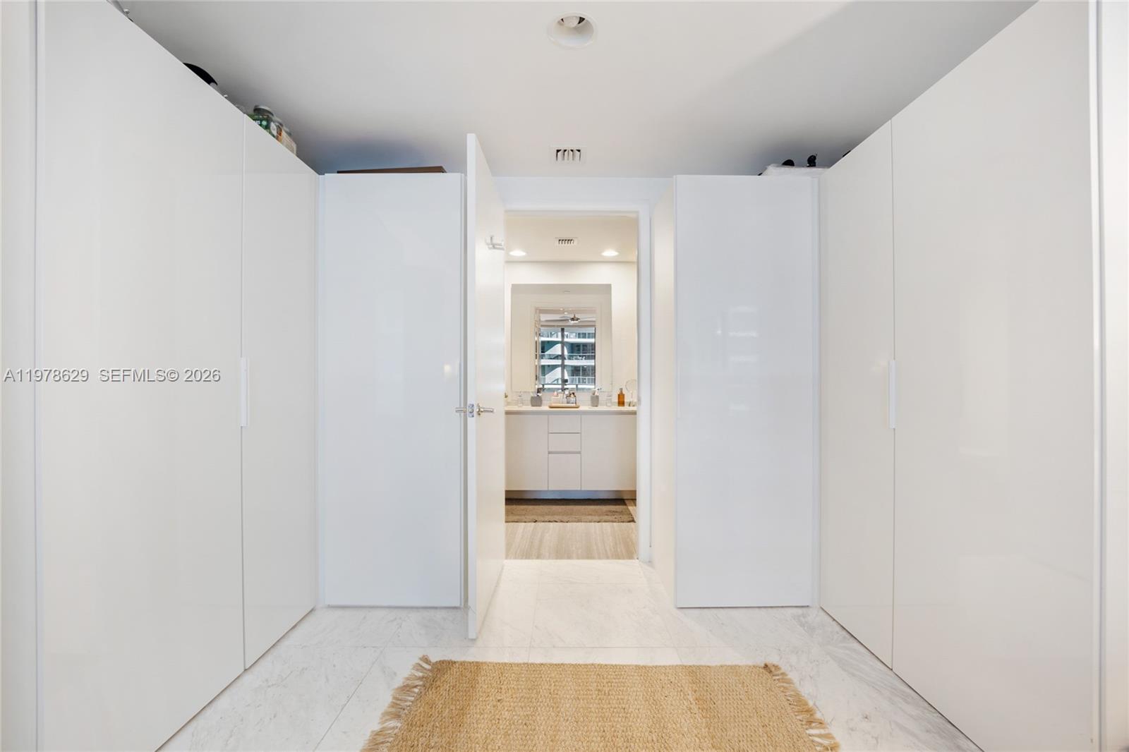 1010 Brickell Ave #2907 Miami, FL 33131