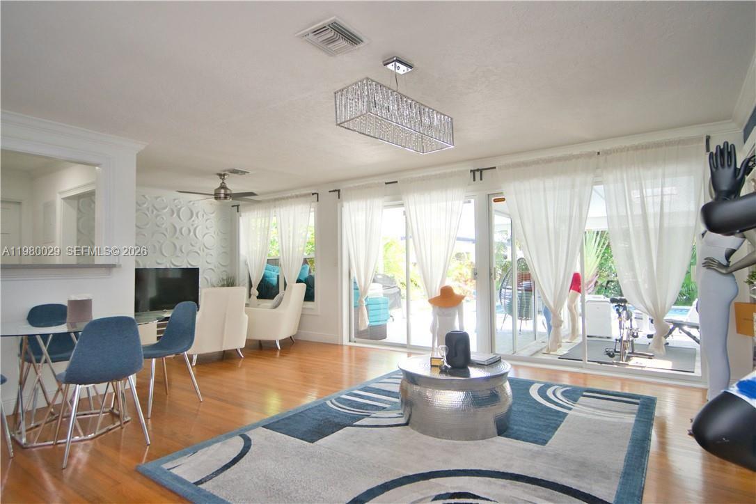 1419 N 16th Ct Hollywood, FL 33020