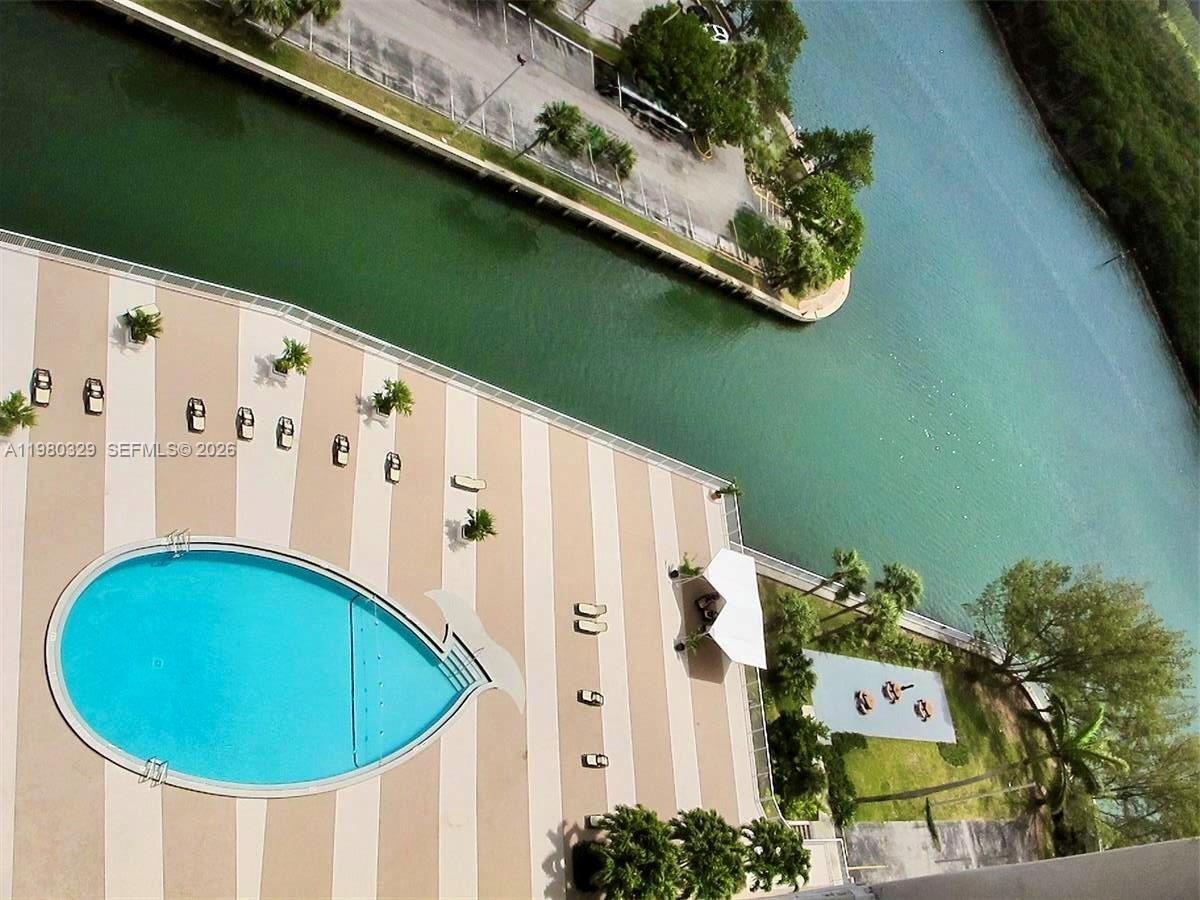 400 Kings Pt Dr #812 Sunny Isles Beach, FL 33160