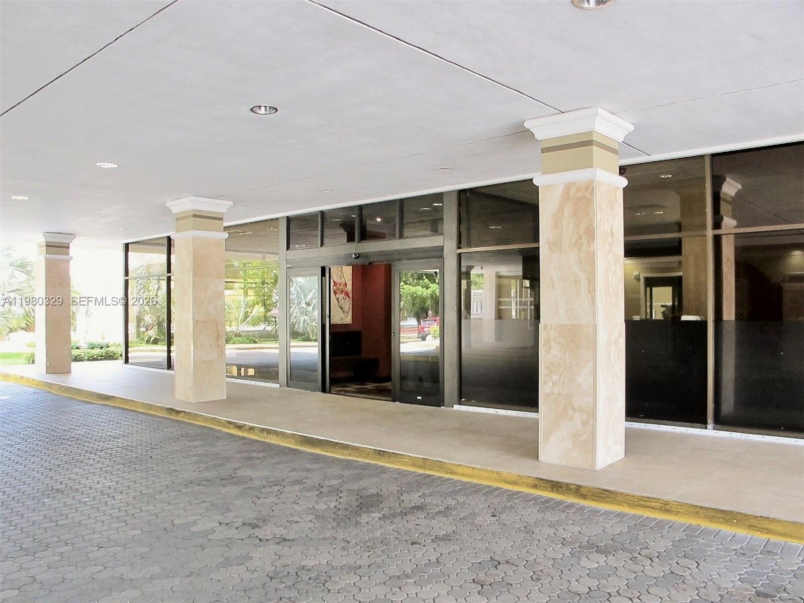 400 Kings Pt Dr #812 Sunny Isles Beach, FL 33160