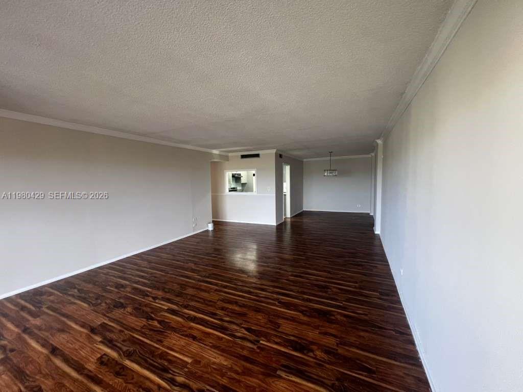 800 NE 195th St #501 Miami, FL 33179