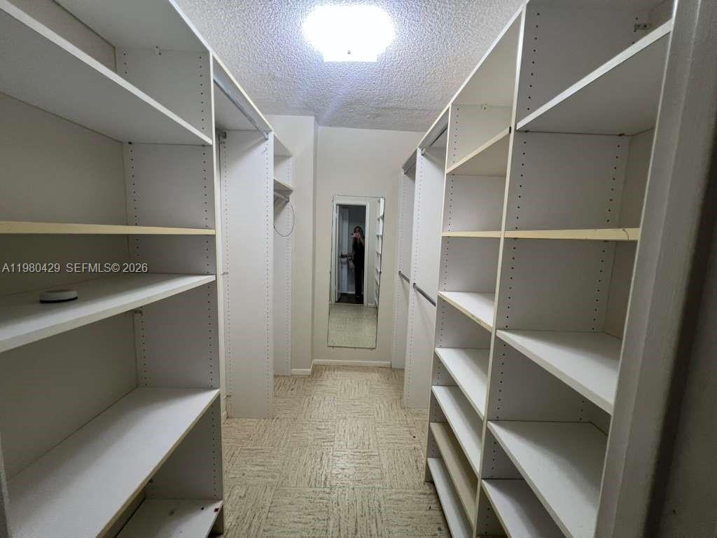 800 NE 195th St #501 Miami, FL 33179