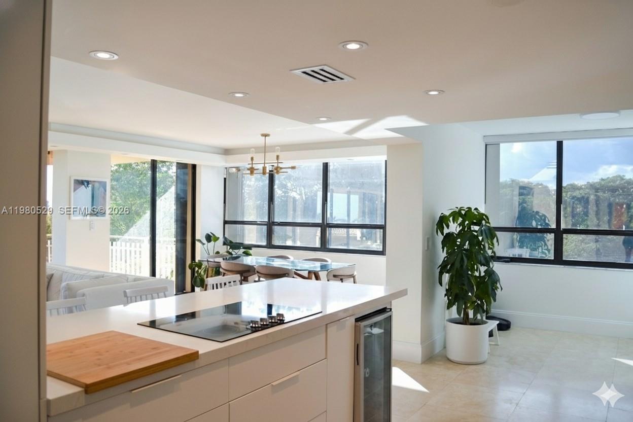 11113 Biscayne Blvd #351 Miami, FL 33181