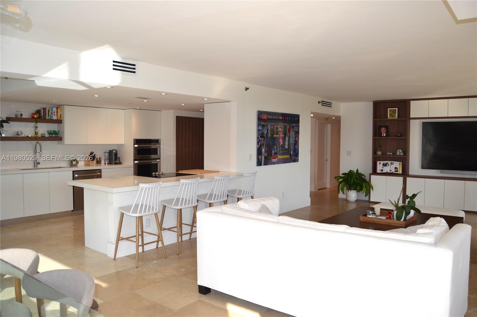 11113 Biscayne Blvd #351 Miami, FL 33181