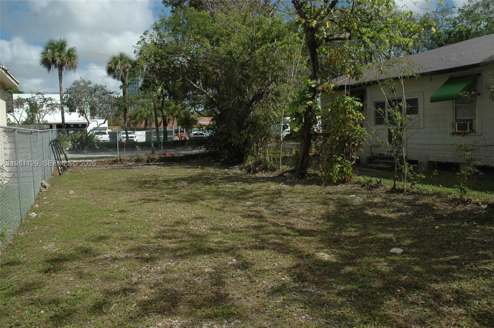 3817 Washington Ave Miami, FL 33133