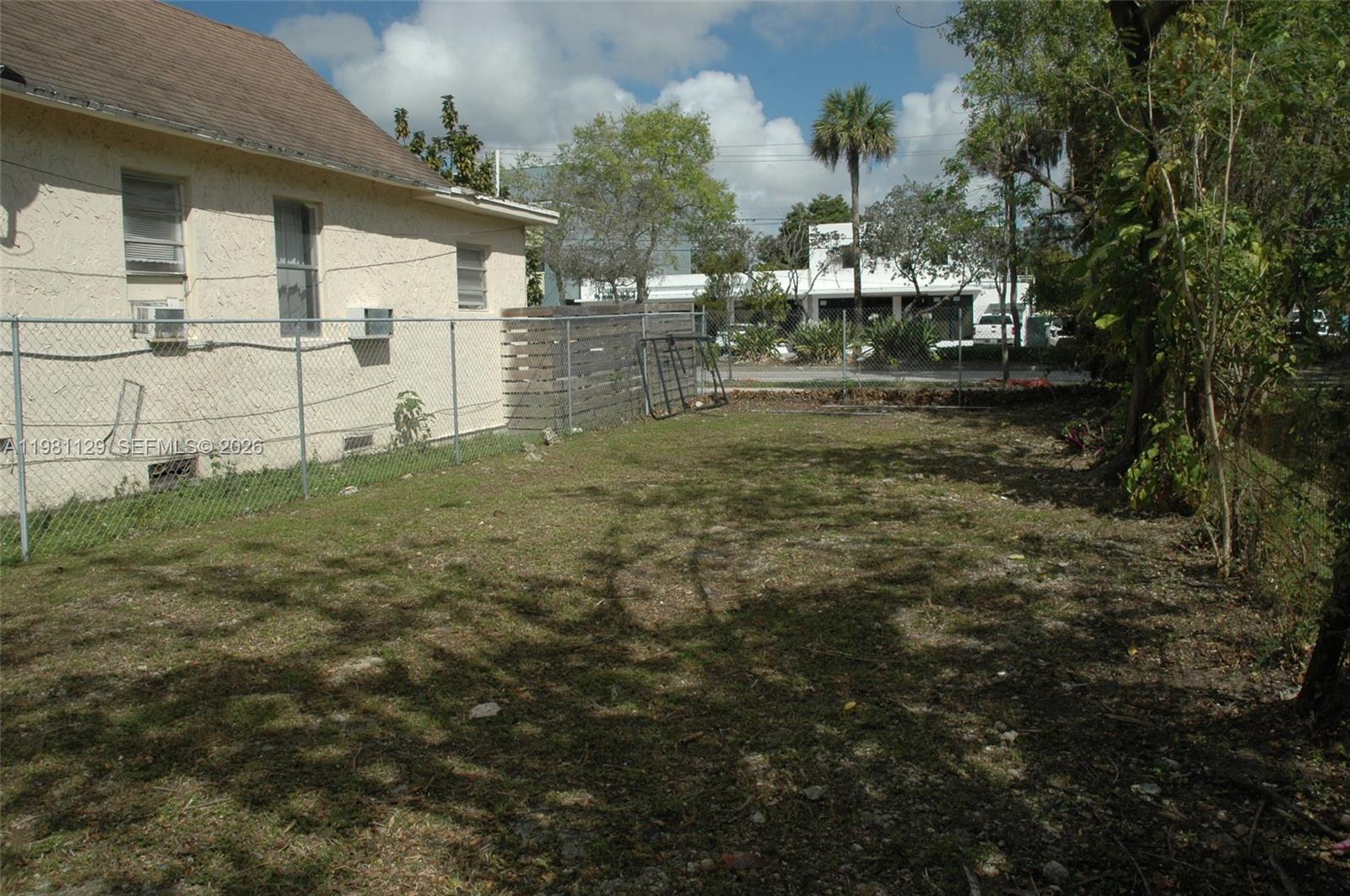 3817 Washington Ave Miami, FL 33133